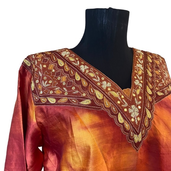 Beautiful Red Orange V-Neck 3/4 Sleeve Embroidered Kurta - Picture 4 of 16